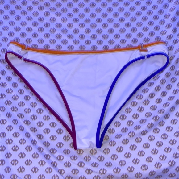 Bikini bottom - Picture 1 of 3